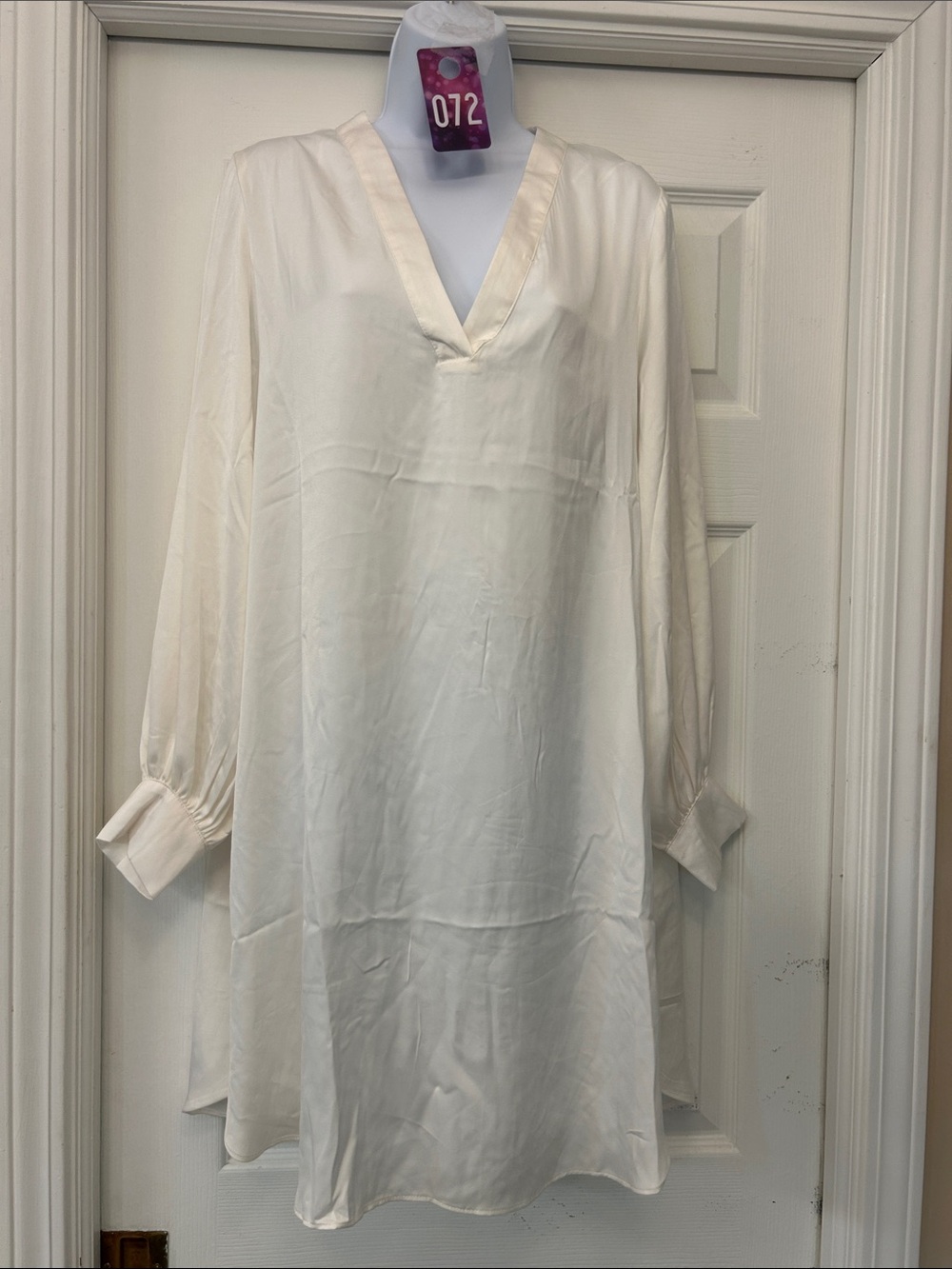 H&M Cream V-Neck Long Sleeve Shift Dress